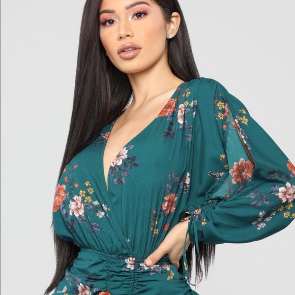 !Sold!❌NEW Fashion Nova Ruched Slit Accent Flattering Fit And Flare Maxi Dress - Picture 3 of 4